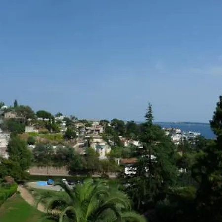Two Bed In A Gated With Gardens In With Sea Views 865 아파트 칸느