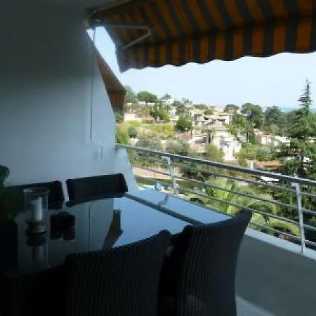 Two Bed In A Gated With Gardens In With Sea Views 865 칸느