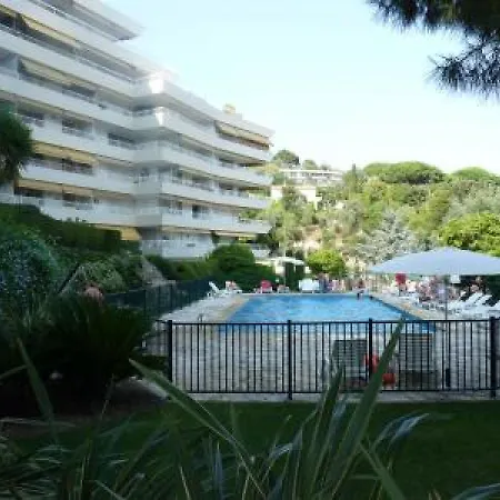 Two Bed In A Gated With Gardens In With Sea Views 865 칸느