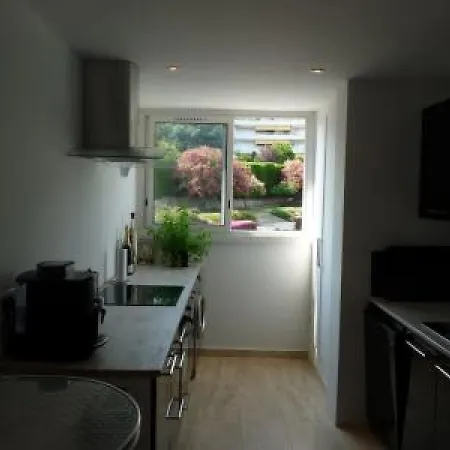 Two Bed In A Gated With Gardens In With Sea Views 865 דירה *